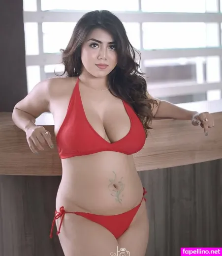 Rennadyana OnlyFans Thumbnail #OVpWOmF1M2