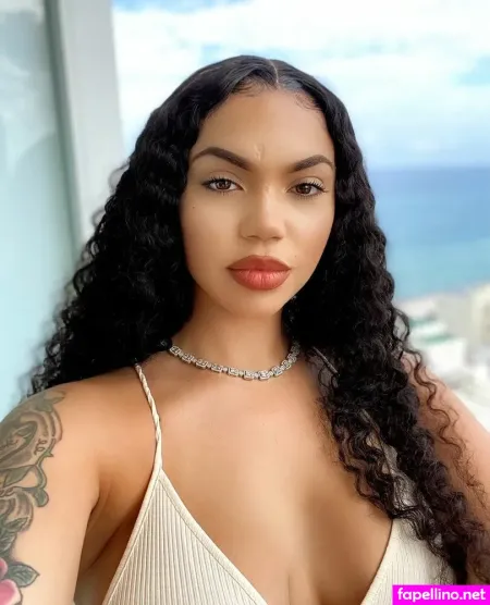 Renni Rucci OnlyFans Thumbnail #WvLZwRQSk3