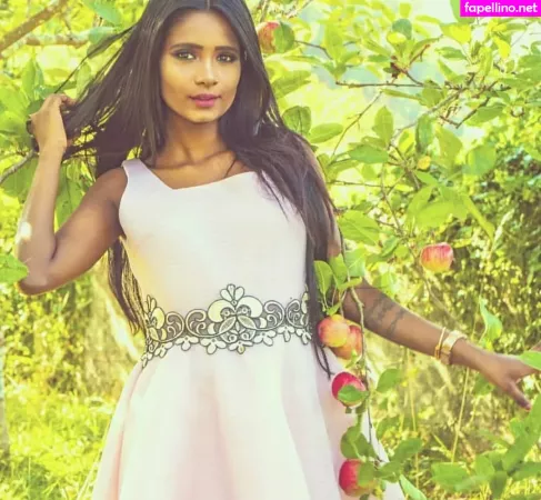 Resha Antony OnlyFans Thumbnail #i90FZhi3q6
