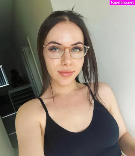 Reyeslie OnlyFans Thumbnail #YLkNIpZM7E