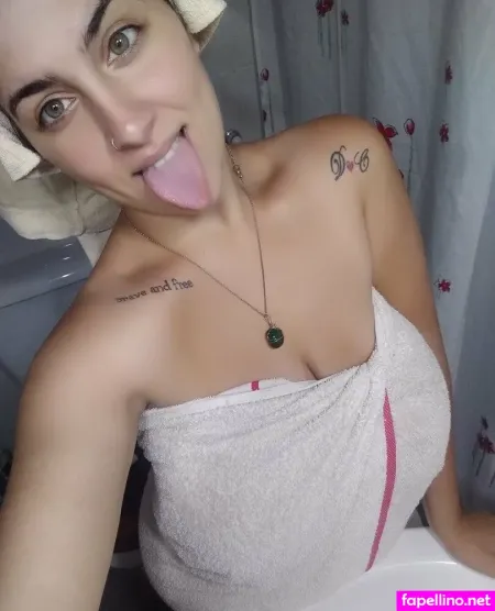 Reyna Mom0 OnlyFans Thumbnail #yEdKs4fSJy