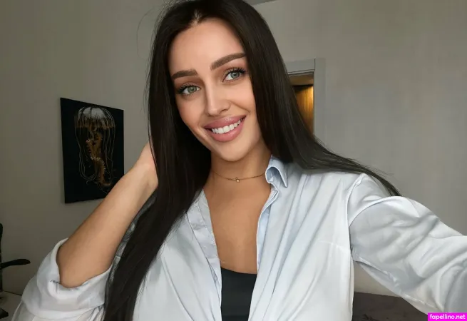 Reynoldshannavip OnlyFans Thumbnail #MTSxdE5kBE