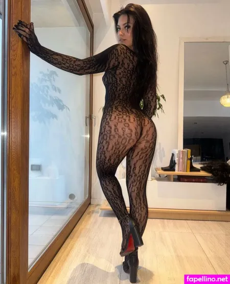 Rhianna Ri OnlyFans Thumbnail #aoGE6A8aXw