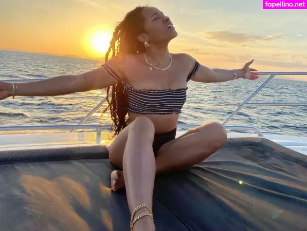 Rhyon Nicole Brown OnlyFans Thumbnail #fYwIhuhYCX