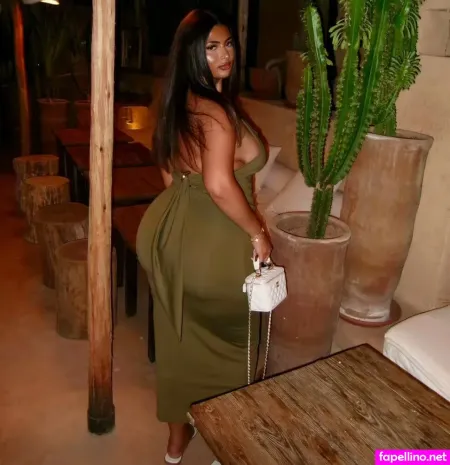 Ria Hendricks OnlyFans Thumbnail #hLZfnSHd1t