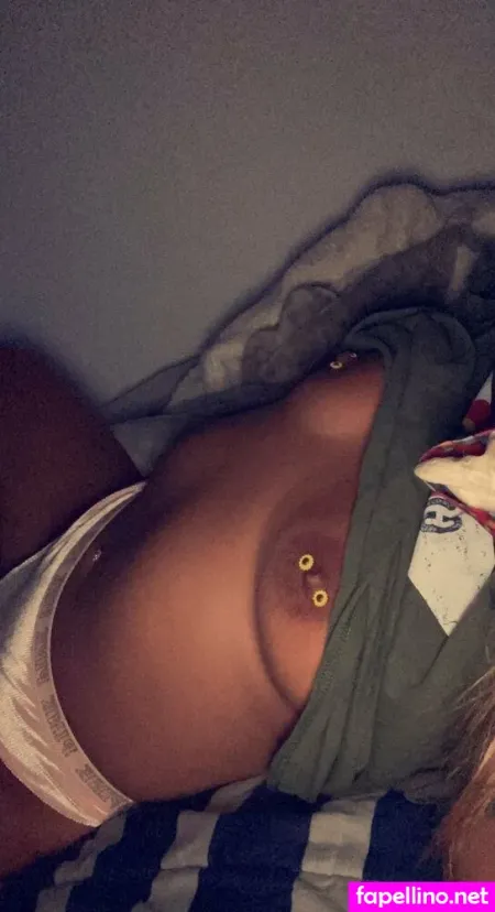 Riahnickole OnlyFans Thumbnail #g97ni23CVH