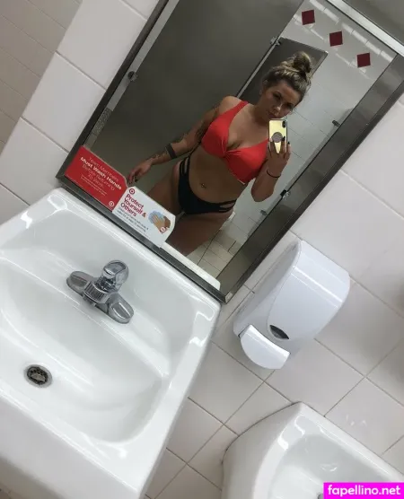 Riahnickole OnlyFans Thumbnail #re4hbu0M1O
