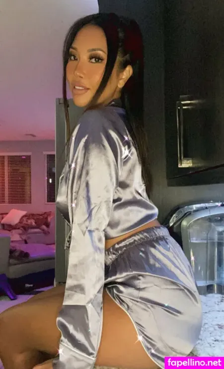 Riasantos OnlyFans Thumbnail #9o4oxcYj6S