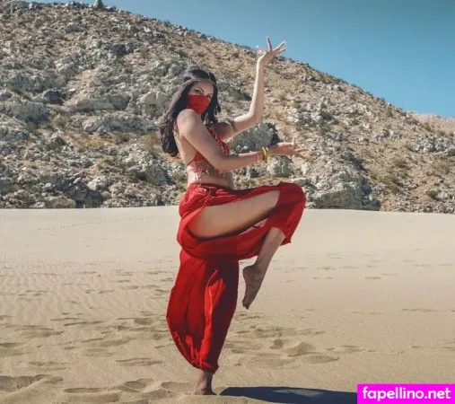 Richa Moorjani OnlyFans Thumbnail #gWZfkfzqEh