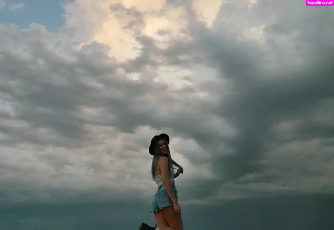 Ridewithlola X OnlyFans Thumbnail #1cEbwLkejD