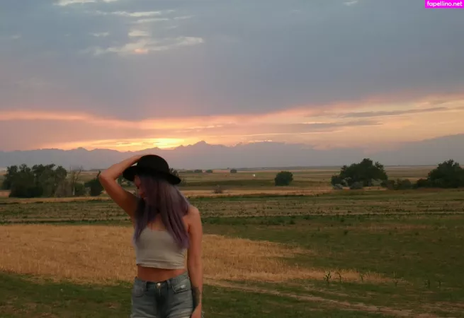 Ridewithlola X OnlyFans Thumbnail #W3dbMTqLRR