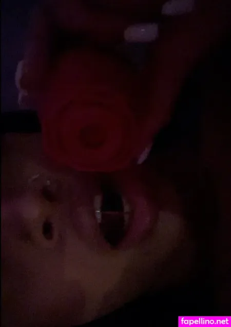 Rielarenee OnlyFans Thumbnail #M3D4qSrhd7