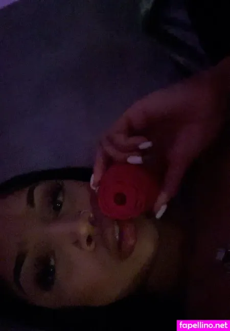 Rielarenee OnlyFans Thumbnail #ibZNG8lYQy