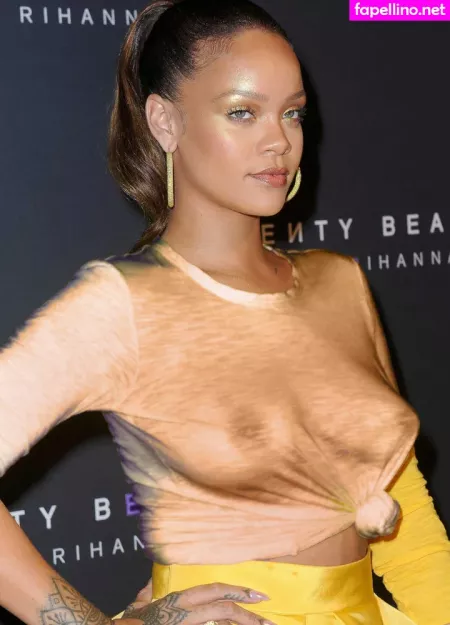 Rihanna OnlyFans Thumbnail #8D83xlTuHc