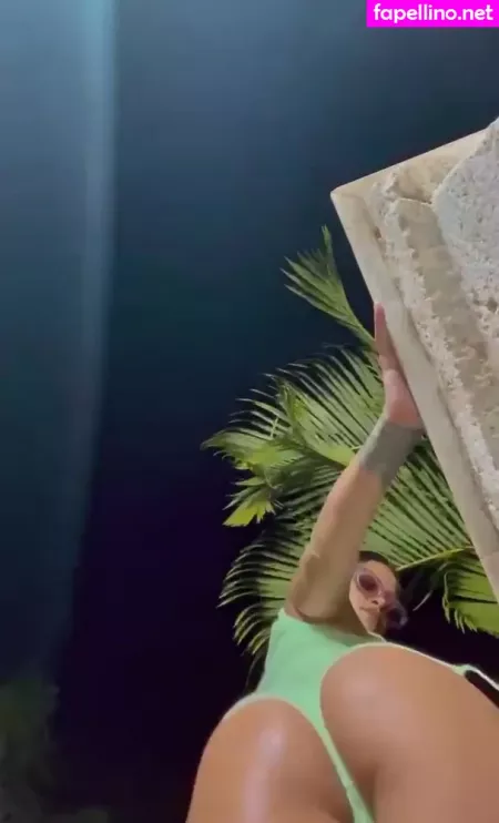 Rihanna OnlyFans Thumbnail #LuN72uOxv2