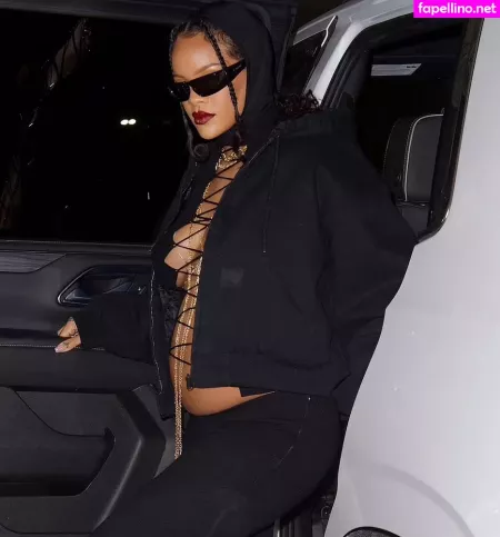 Rihanna OnlyFans Thumbnail #t2EJg3u1dn