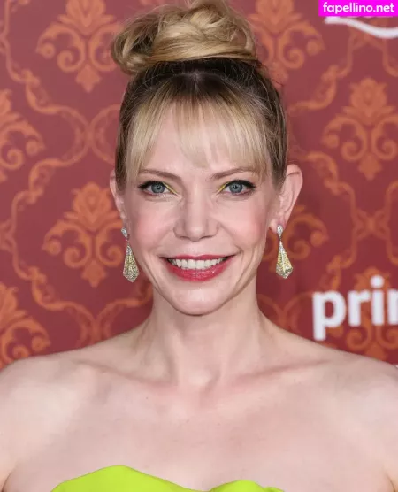 Riki Lindhome OnlyFans Thumbnail #TtLnMsXGib