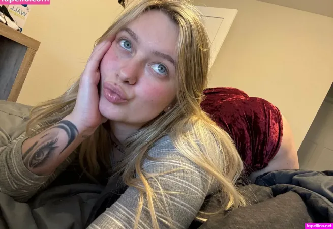 Rileighxoxo OnlyFans Thumbnail #0OsjAwM6Kj