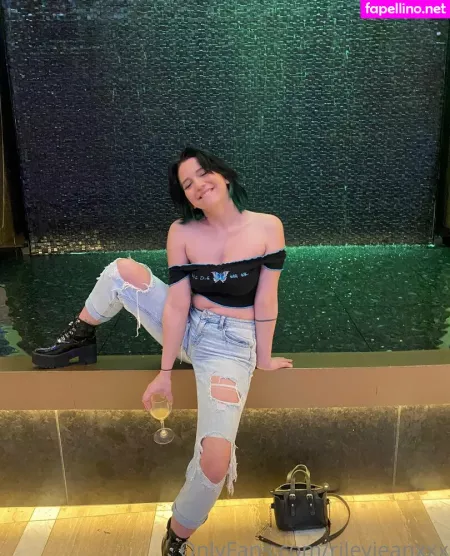 Riley Jean OnlyFans Thumbnail #6QcJ1TqOoP