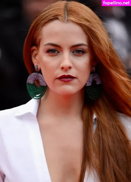 Riley Keough OnlyFans Thumbnail #X3avntVNwk