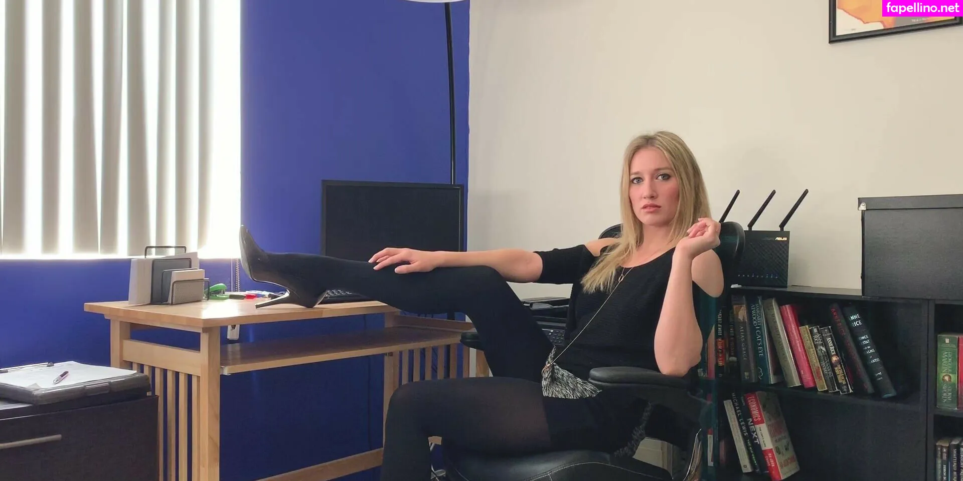 Riley Reynolds, RileyReyXXX, rileyreyes.sfw Nude Leaked OnlyFans Photo #1spSI1aap3