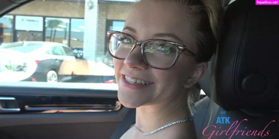 Riley Star OnlyFans Thumbnail #Be1NEDZtbN