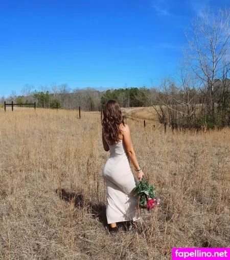 Riley White OnlyFans Thumbnail #C6H5uiM6bQ