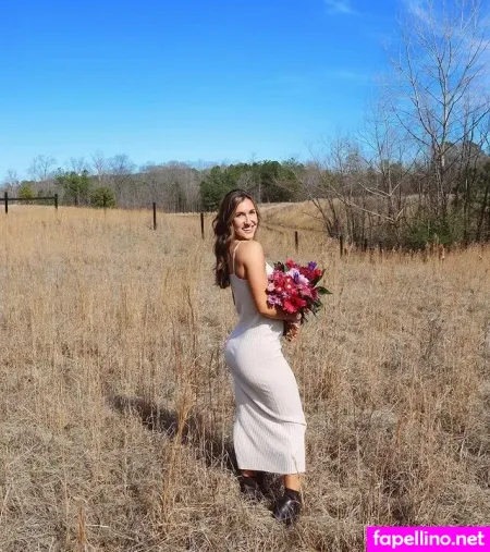 Riley White OnlyFans Thumbnail #Va5ic42Cp4