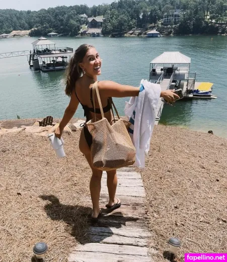 Riley White OnlyFans Thumbnail #Ze499txl2M