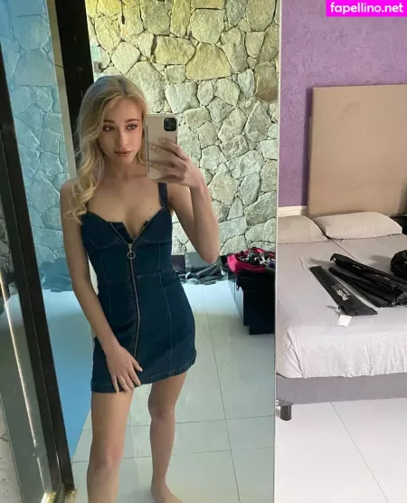 Rileyannemodel OnlyFans Thumbnail #Sq07gp91zT