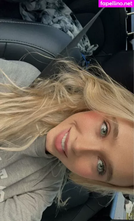 Rileyannemodel OnlyFans Thumbnail #h9K1mWe2nE