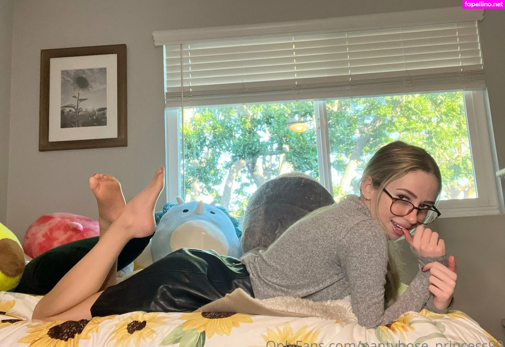 pantyhose princess99, pantyhose_princess99, rileyed99 Nude Leaked OnlyFans Photo #5DERZvrCq3