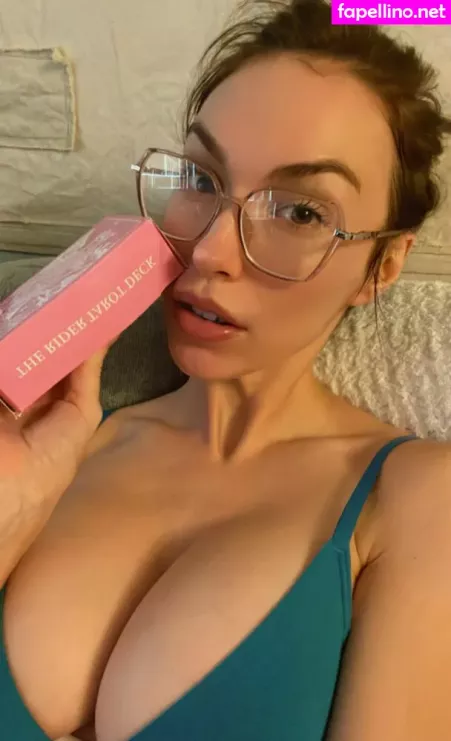 Rileyrosez OnlyFans Thumbnail #V9c5jbUNyD