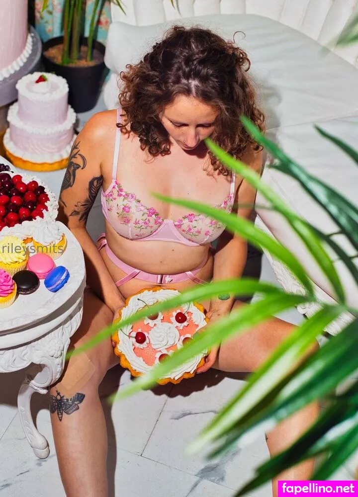 rileycurlyballoongirl, rileysmits Nude Leaked OnlyFans Photo #J8KjJEz06l