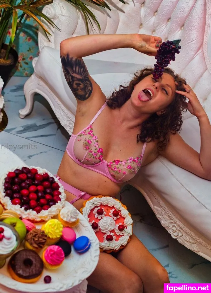 rileycurlyballoongirl, rileysmits Nude Leaked OnlyFans Photo #ZFSXzxiEkd