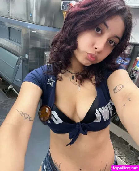 Rini Elle OnlyFans Thumbnail #AL0wWWvK72