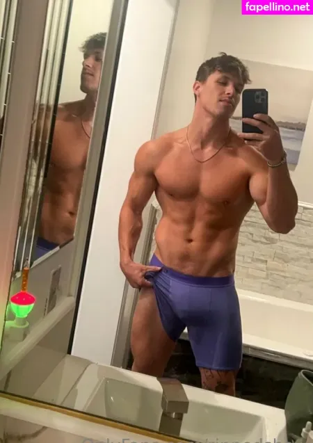 Rippedshow OnlyFans Thumbnail #XZAhypyFFo