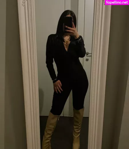 Rita Senatore OnlyFans Thumbnail #QxzxjWSnwA