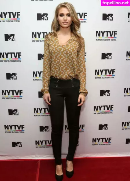 Rita Volk OnlyFans Thumbnail #c7ekdgYWzk