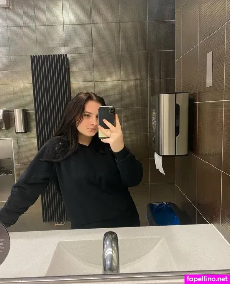 Riveraemmaa OnlyFans Thumbnail #AeBWflI9CY