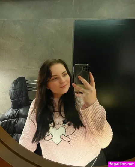 Riveraemmaa OnlyFans Thumbnail #uDNmNwEb3V