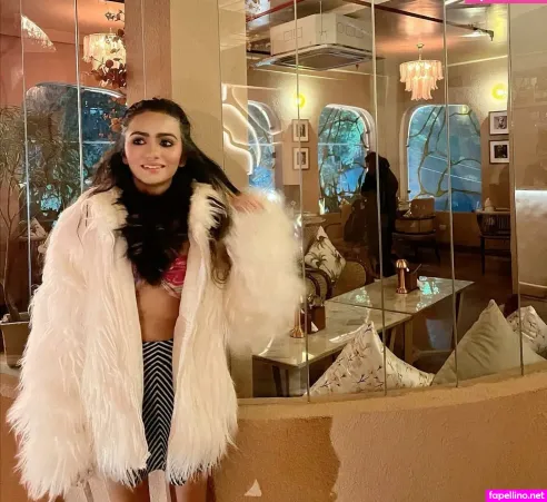 Riya Sharma OnlyFans Thumbnail #3v23Fw4WeI