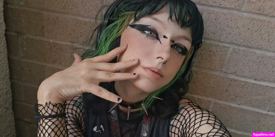 Roadkillbeauty OnlyFans Thumbnail #LVa7uvtV9y