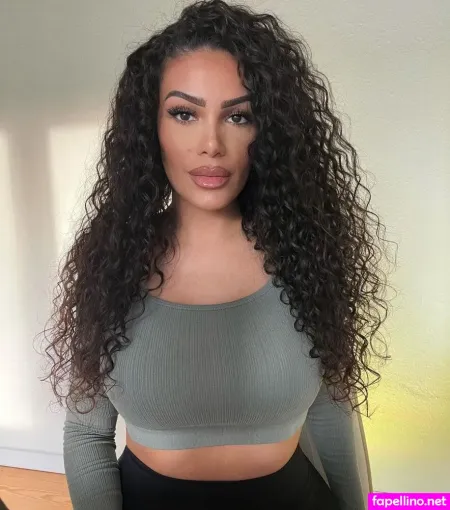 Roaya Soraya OnlyFans Thumbnail #iQ1i0Kjvyt