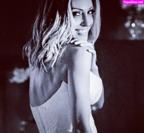 Roberta Carbonari Muzy OnlyFans Thumbnail #L1aKzOazK8