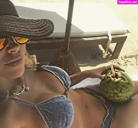 Roberta Carbonari Muzy OnlyFans Thumbnail #gJ0gGuA4Hw
