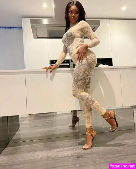 Roberta Choupi OnlyFans Thumbnail #YH4WexCA6S