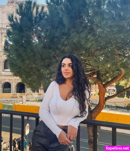 Roberta Galati OnlyFans Thumbnail #YL8ZHUT9uk