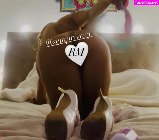 Roberta Moreto OnlyFans Thumbnail #UbKIOQdMM6