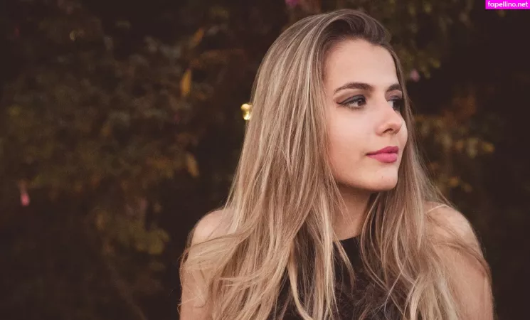 Roberta Pfaff OnlyFans Thumbnail #0bt5BcIwWX